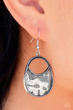 Load image into Gallery viewer, Silver Earrings
